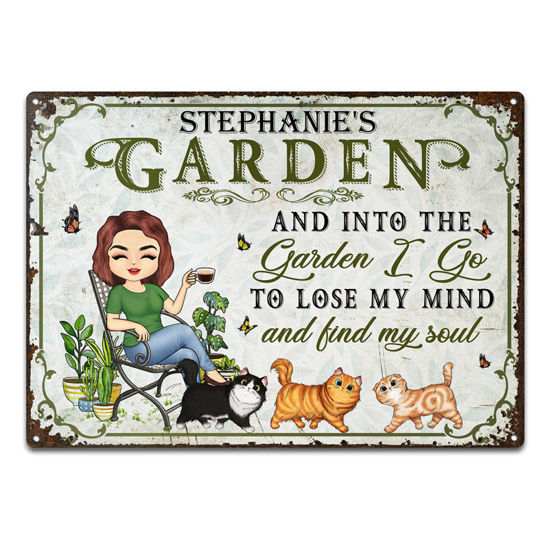 And Into The Garden I Go Gardening Cat Lovers Cat Mom - ガーデンサイン - パーソナライズされたカスタムクラシックメタルサイン