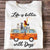 Life Is Better With 座っている犬のバス パーソナライズされたシャツ