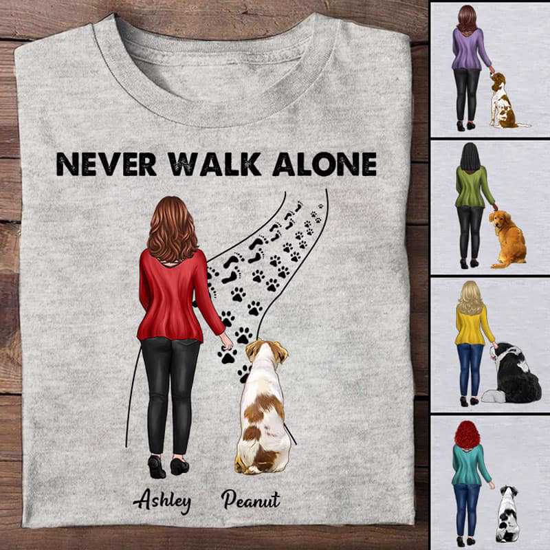 女性と犬の散歩 Never Walk Alone パーソナライズされたシャツ