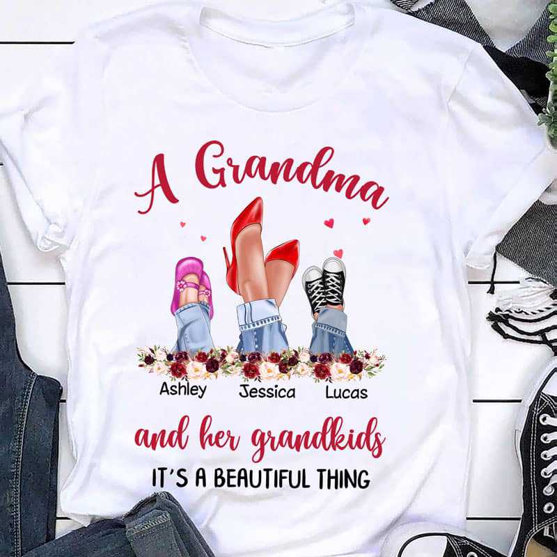 家族の足 おばあちゃん 孫 美しいもの パーソナライズされたシャツ