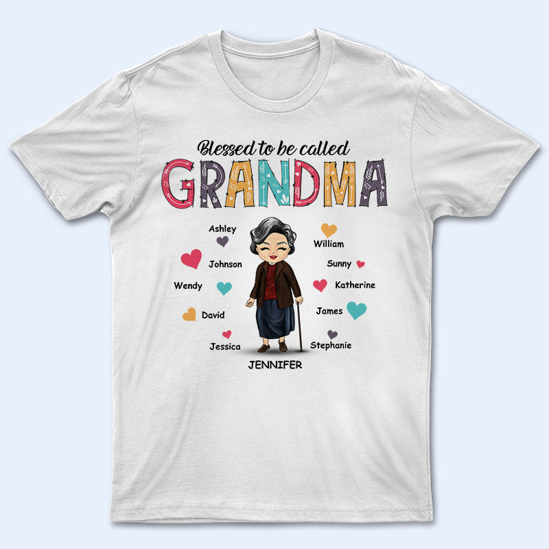 おばあちゃんと呼ばれる祝福 - 母の贈り物 - パーソナライズされたカスタムTシャツ