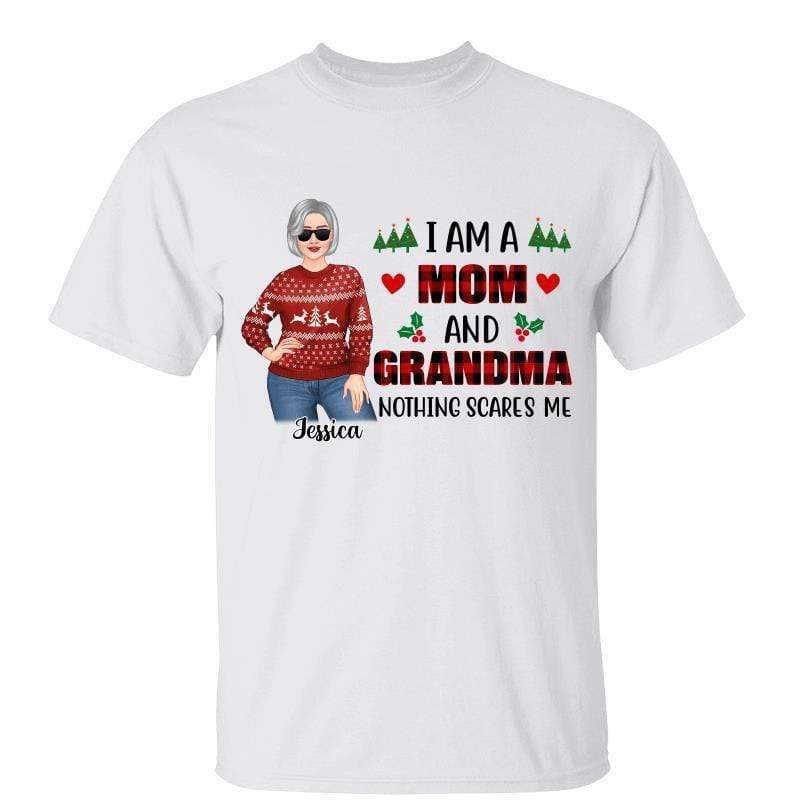 Posing Grandma Nothing Scares Me クリスマス パーソナライズド シャツ