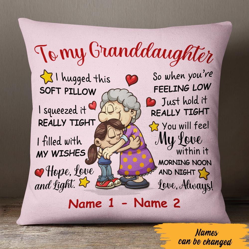 おばあちゃんから孫娘へのパーソナライズされた枕