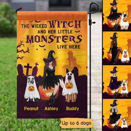 The Wicked Witch and Her Little Monster Dogs パーソナライズド ガーデン フラッグ