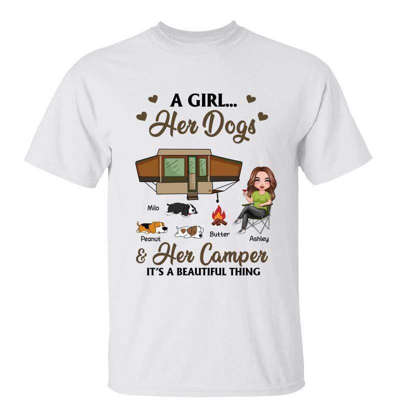 人形の女の子と彼女の犬のキャンプのパーソナライズされたシャツ