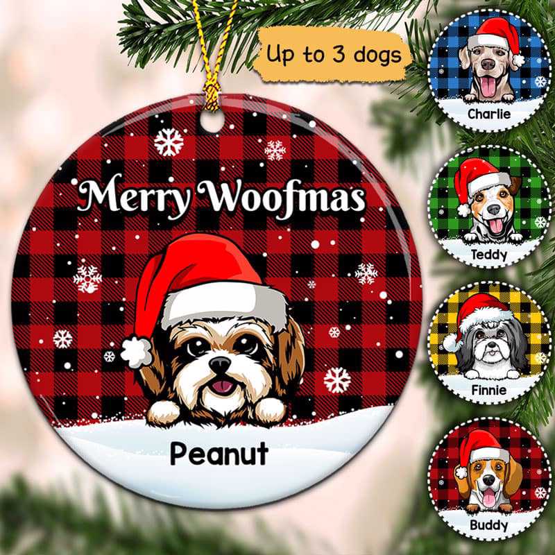 クリスマスの市松模様の覗く犬のパーソナライズされたサークルオーナメント
