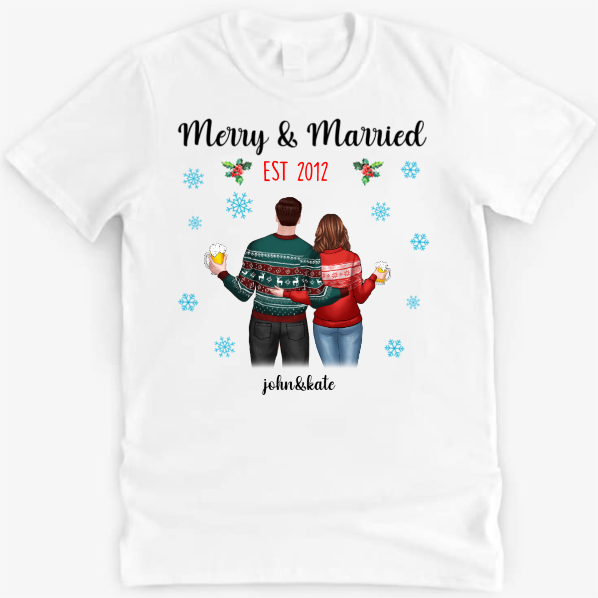 クリスマスの個人化されたラグラン シャツを立っている陽気な結婚されていたカップル